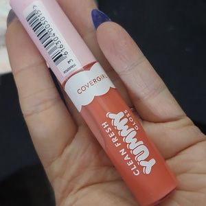 Covergirl‎ clean fresh yummy gloss